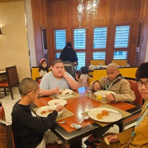 ماسة طلاب الدورة الخارجية لما قصدوا المدينة المنورة من الفندق ماريوت جبل عمر بمكة #2