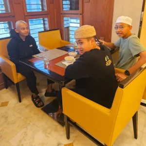 ماسة طلاب الدورة الخارجية لما قصدوا المدينة المنورة من الفندق ماريوت جبل عمر بمكة #2