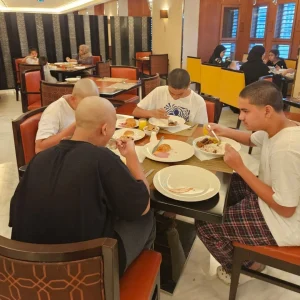 ماسة طلاب الدورة الخارجية لما قصدوا المدينة المنورة من الفندق ماريوت جبل عمر بمكة #2