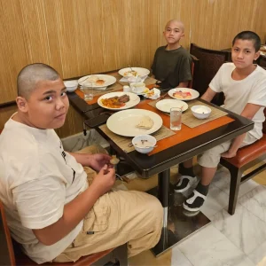 ماسة طلاب الدورة الخارجية لما قصدوا المدينة المنورة من الفندق ماريوت جبل عمر بمكة #2