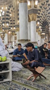 التعلم اليومي مع المشايخ في الدورة الخارجية في المسجد النبوي #7