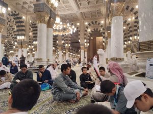 Kegiatan Belajar Mengajar di Madinah