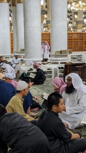 التعلم اليومي مع المشايخ في الدورة الخارجية في المسجد النبوي #7