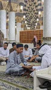 التعلم اليومي مع المشايخ في الدورة الخارجية في المسجد النبوي #7