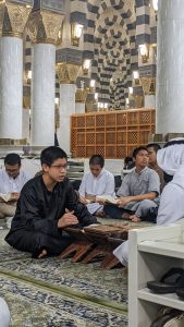 التعلم اليومي مع المشايخ في الدورة الخارجية في المسجد النبوي #7