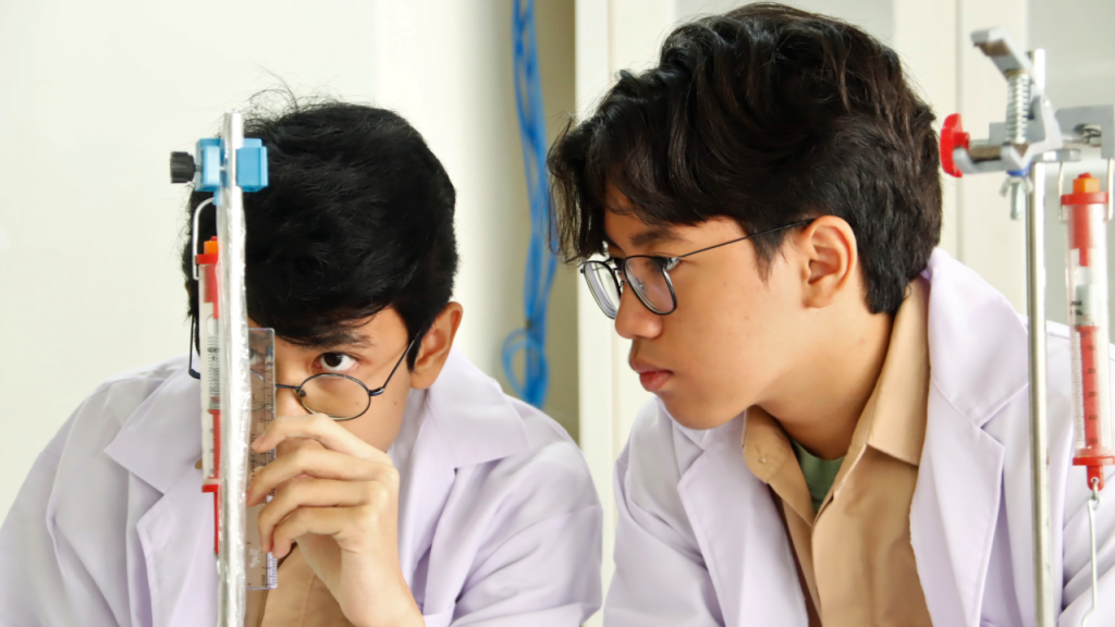 Kegiatan Praktikum di Laboratorium